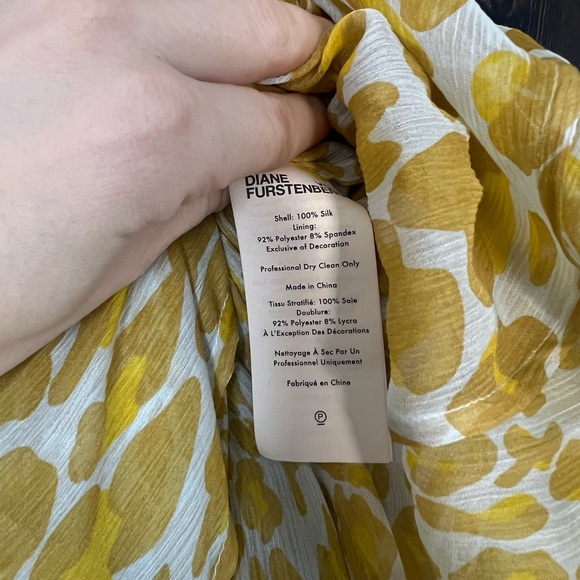 DVF 100% silk gown - Picture 9 of 9